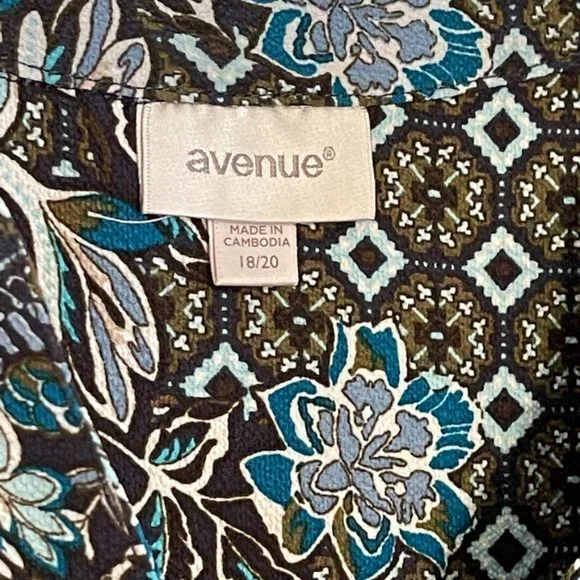 SOLD IN AUCTION ~ AVENUE Abstract Floral Navy Blue Button Henley 18/20 - Picture 5 of 11